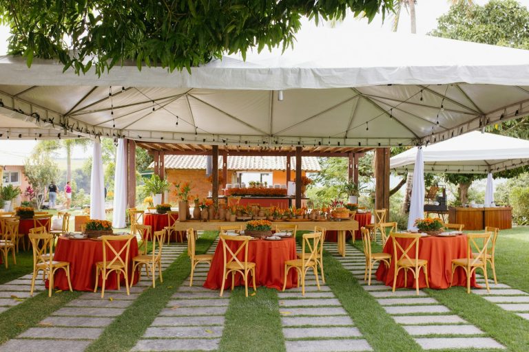 Outdoor canopy set for dining